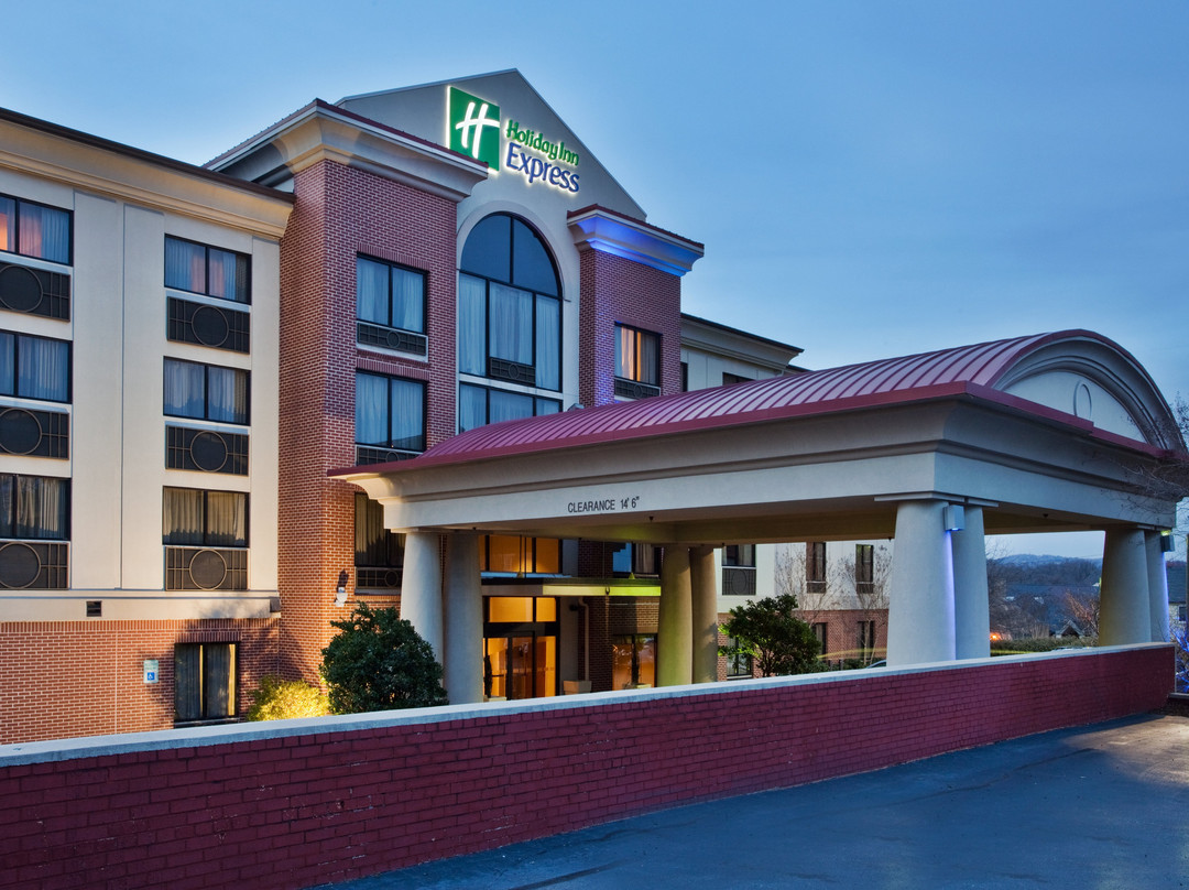 Holiday Inn Express & Suites Greenville-Downtown, an IHG hotel