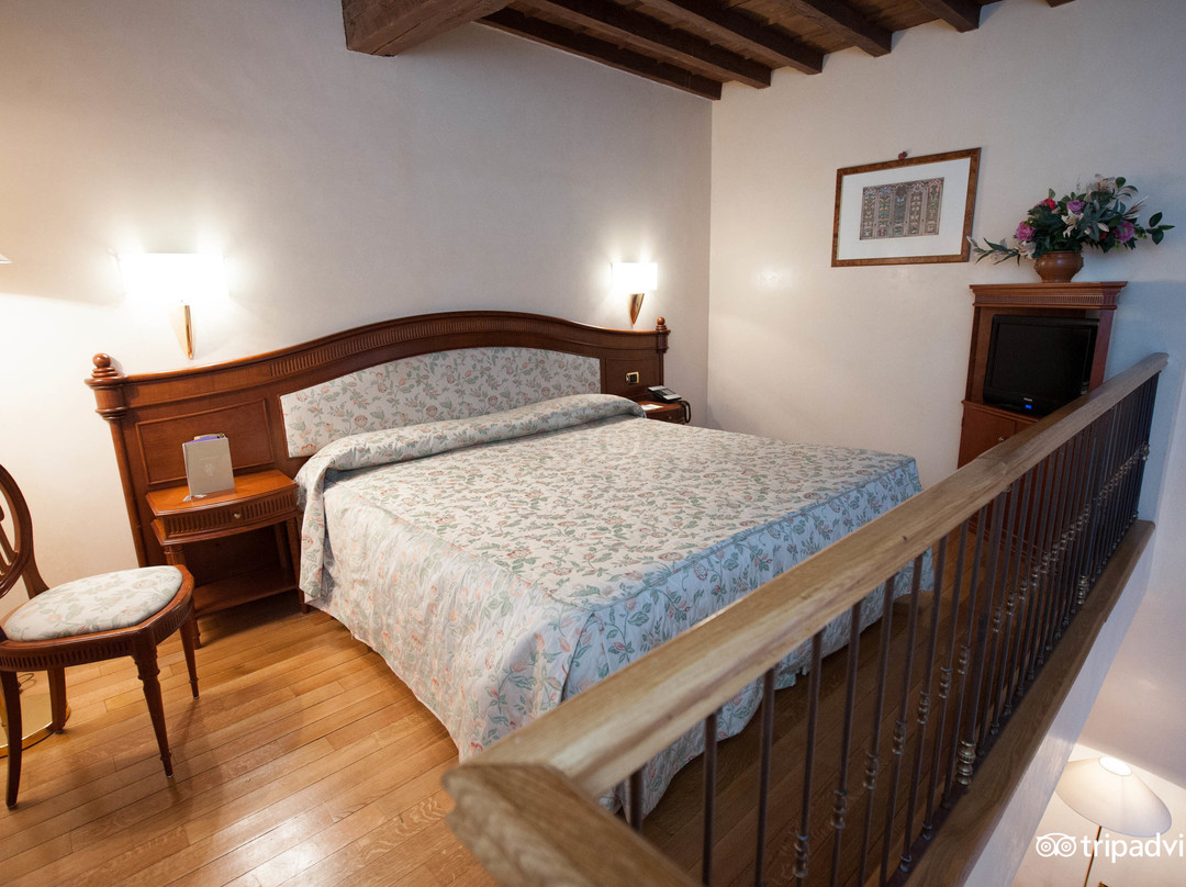 迪格里奥拉费酒店主图