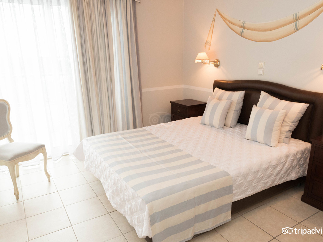 Adelianos Kampos酒店住宿-Golden Beach Hotel