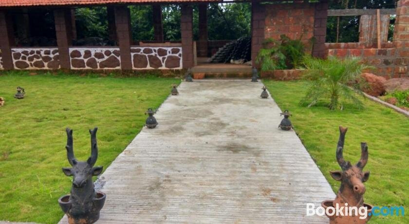 Hills And Valleys Resort