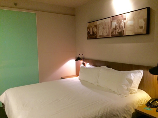 北京白玉兰西客站酒店主图