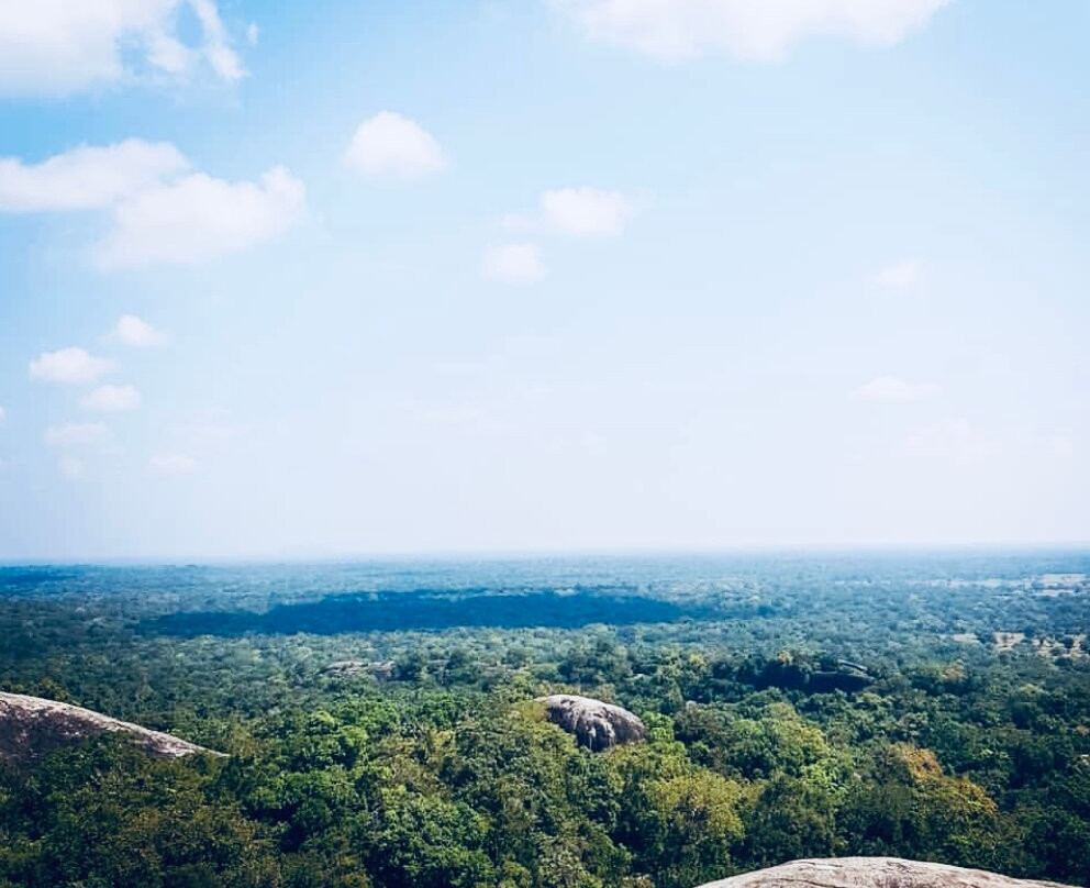 Kudumbigala Monastery-阿鲁甘湾必去景点
