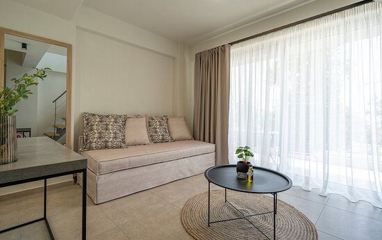 Aelia Seaside Luxury Suites主图