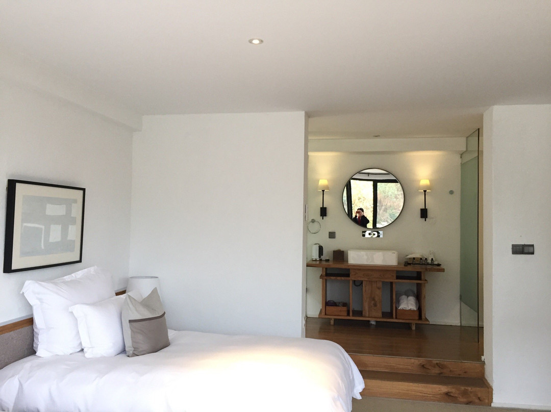 既下山·拾山房苍海高尔夫酒店主图