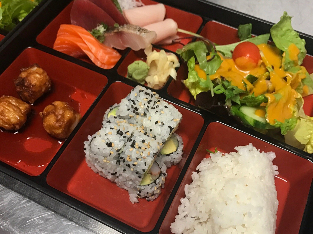 Avon餐馆和美食-Liki Sushi Asian Bistro