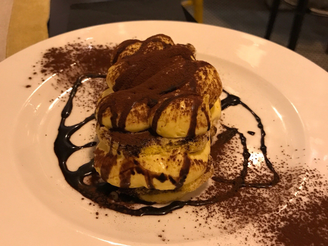 Charlie Vini & Cucina