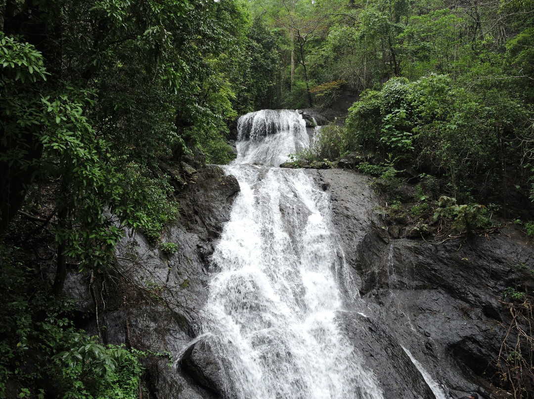 Bamanbudo Waterfall-格纳戈纳必去景点