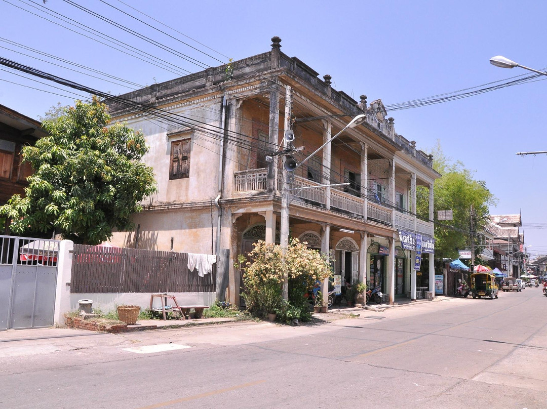 Kad Kong Ta Street Market