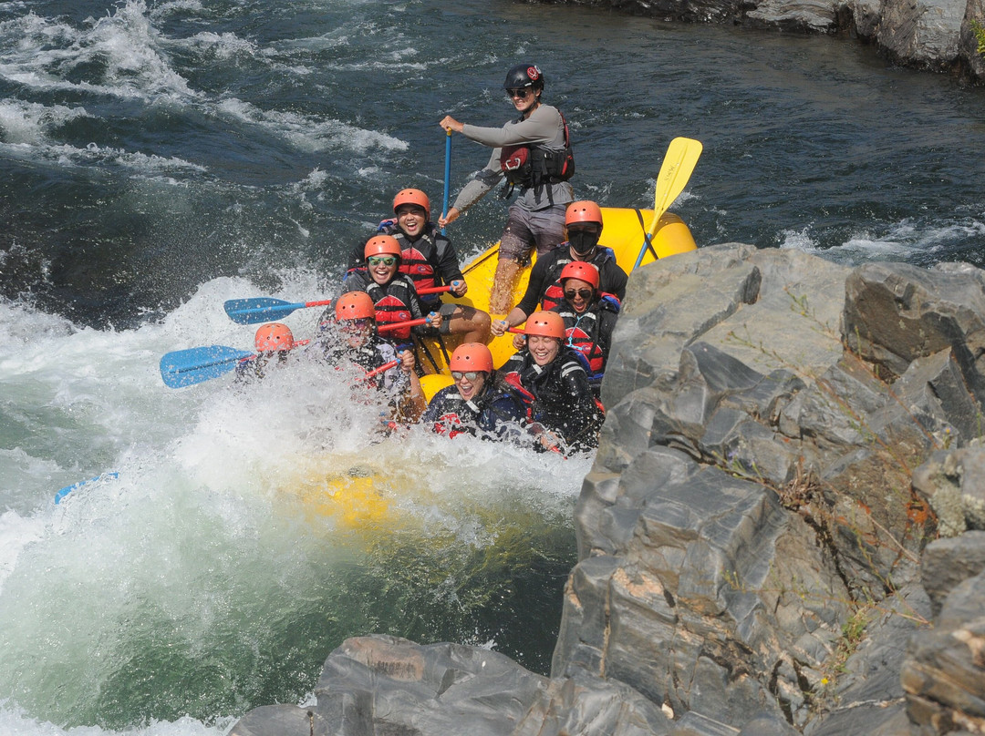Sierra Whitewater Rafting Inc.-Lotus必去景点
