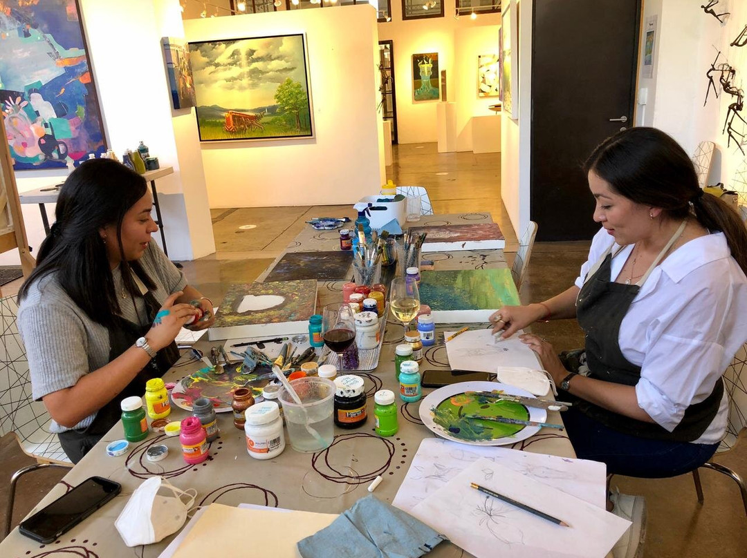 EMongrell Art Studio-圣米格尔护城必去景点