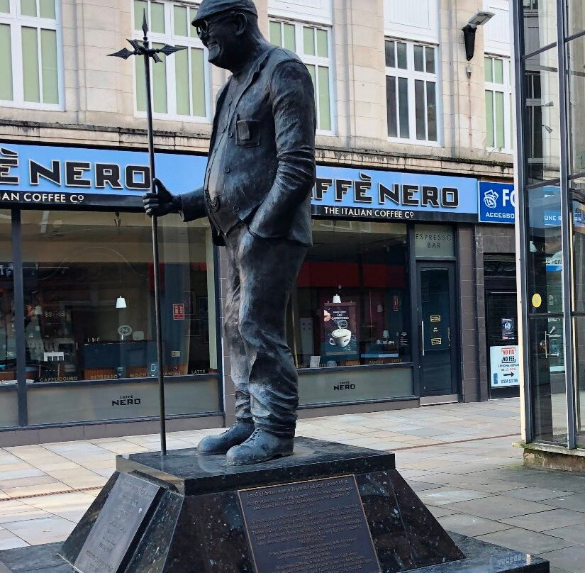 Fred Dibnah Statue景点图片