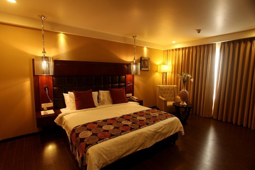 Paradigm Sarovar Portico主图