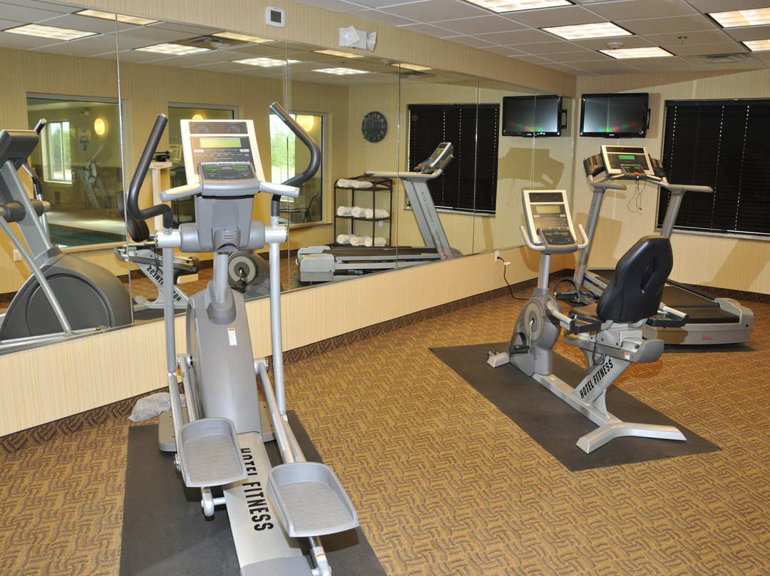 Holiday Inn Express & Suites Clinton by IHG主图