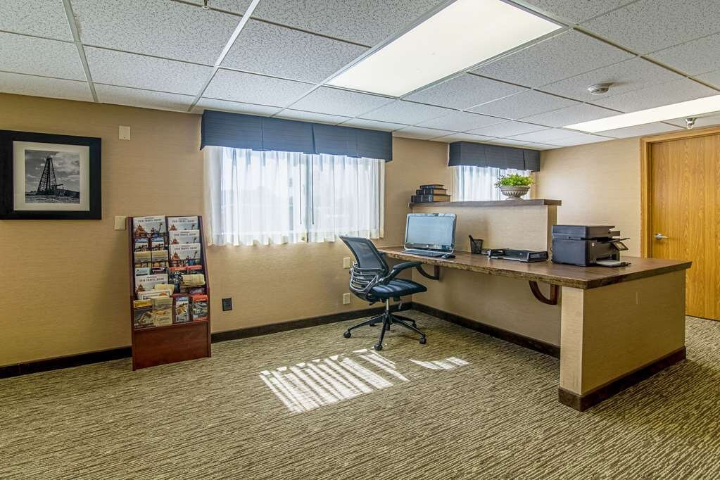 Roosevelt Hotel - Undergoing Improvements主图