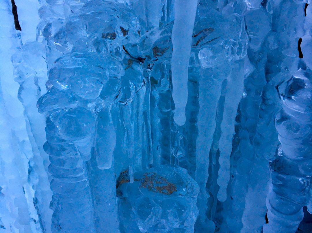 Ice palaces Schwarzsee景点图片