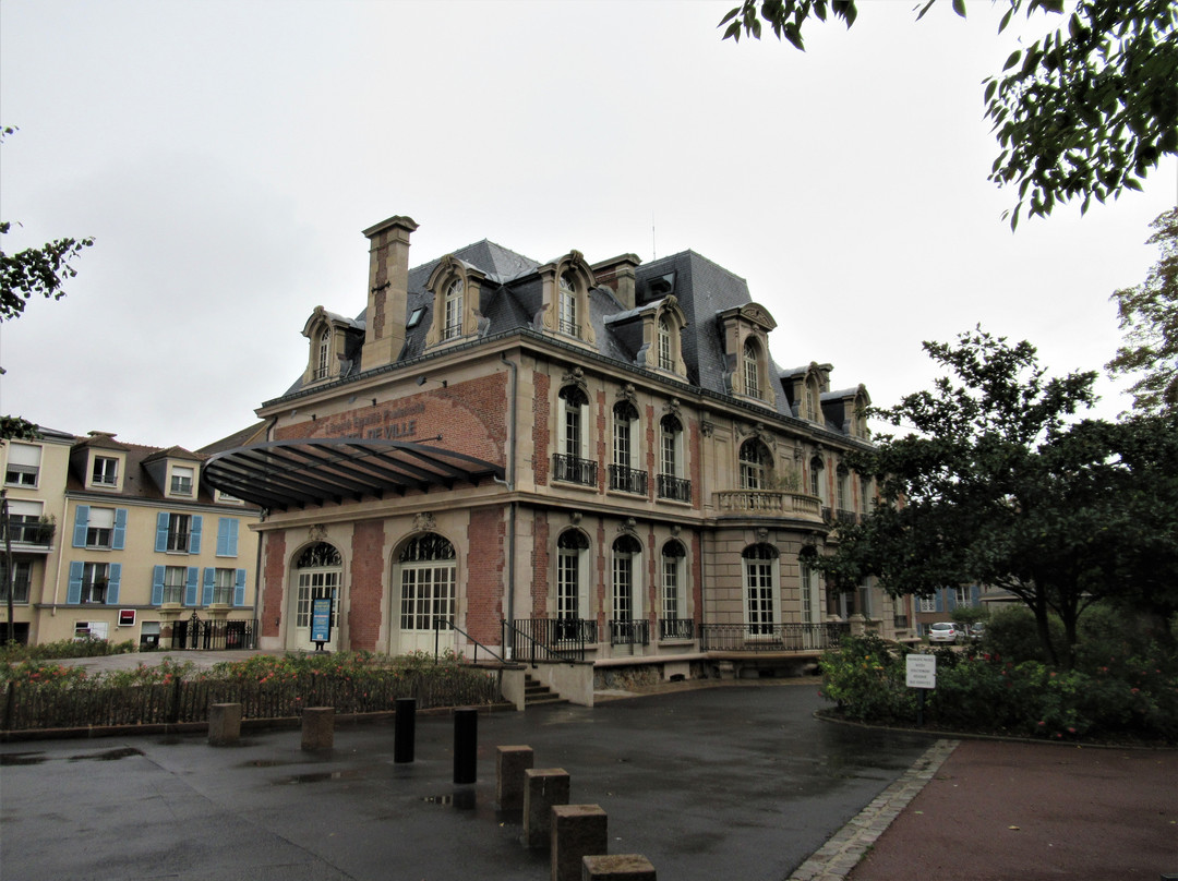 L'Hôtel de ville dit château Frappart-戈内斯必去景点