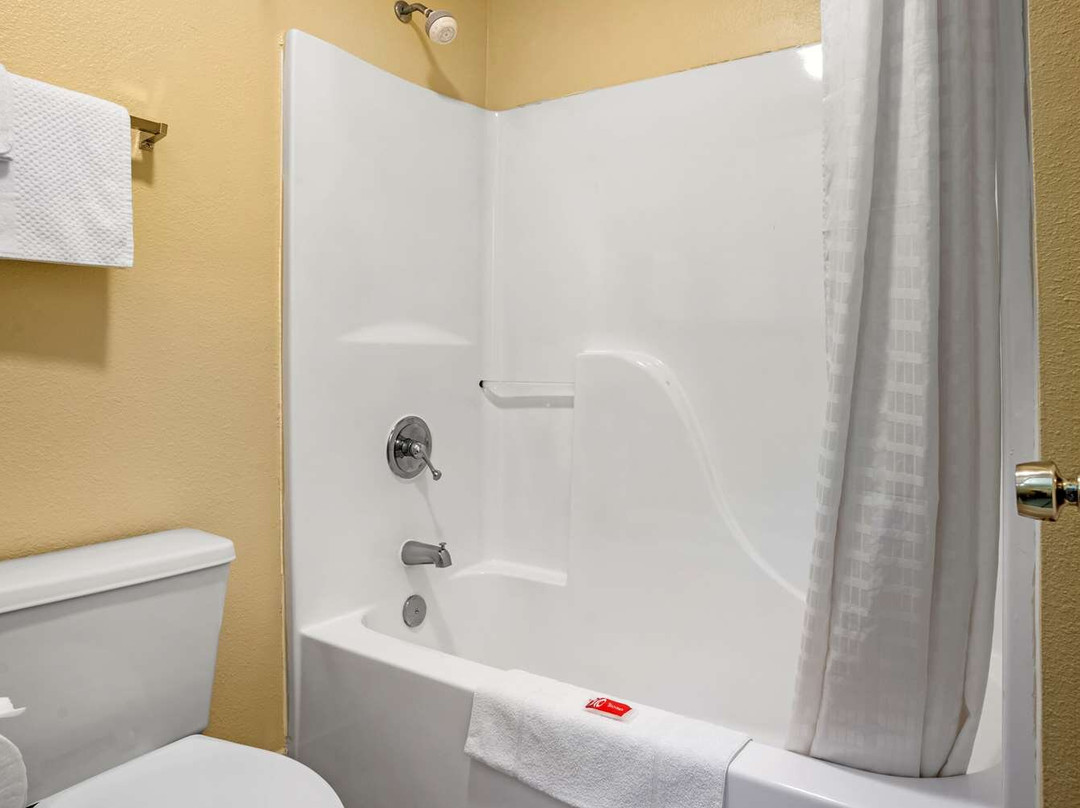 Econo Lodge Inn & Suites主图