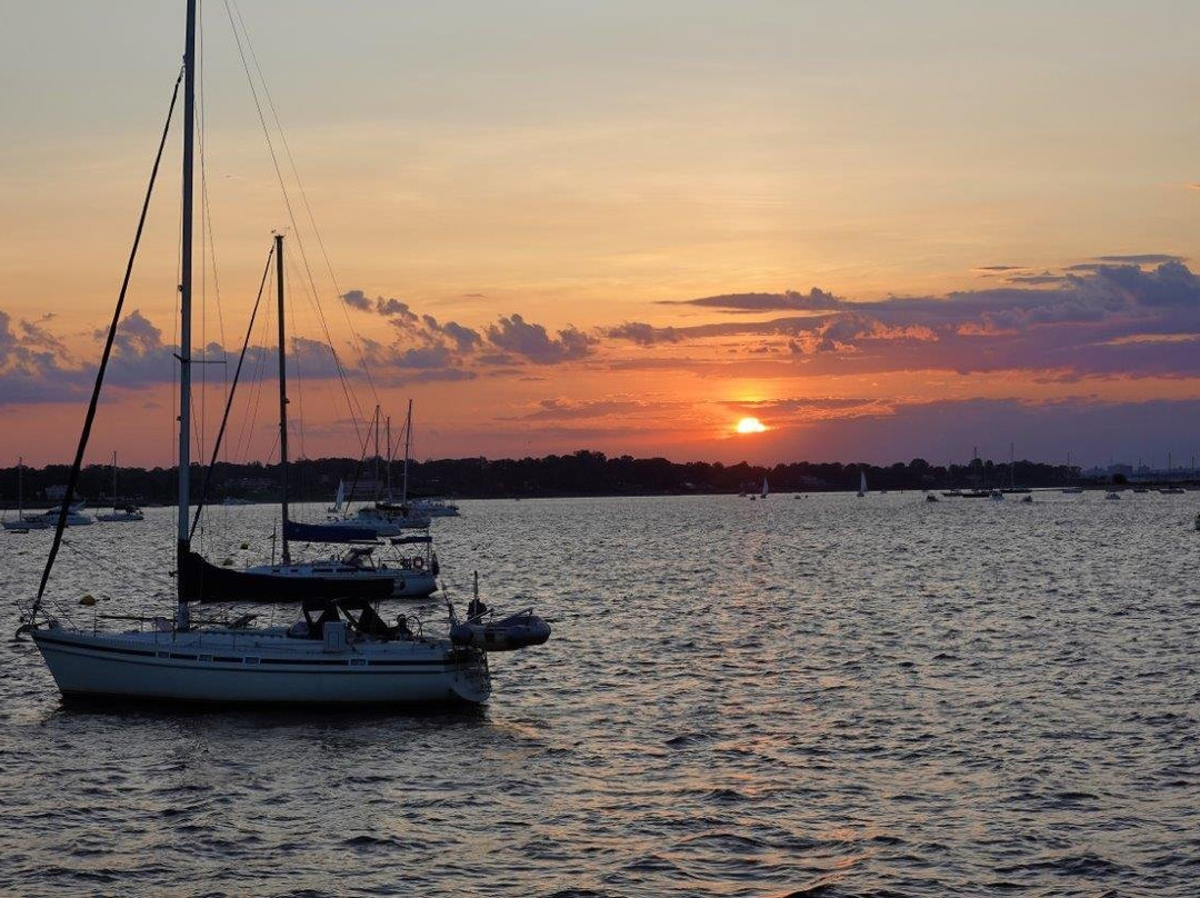 Glen Cove Cruises景点图片
