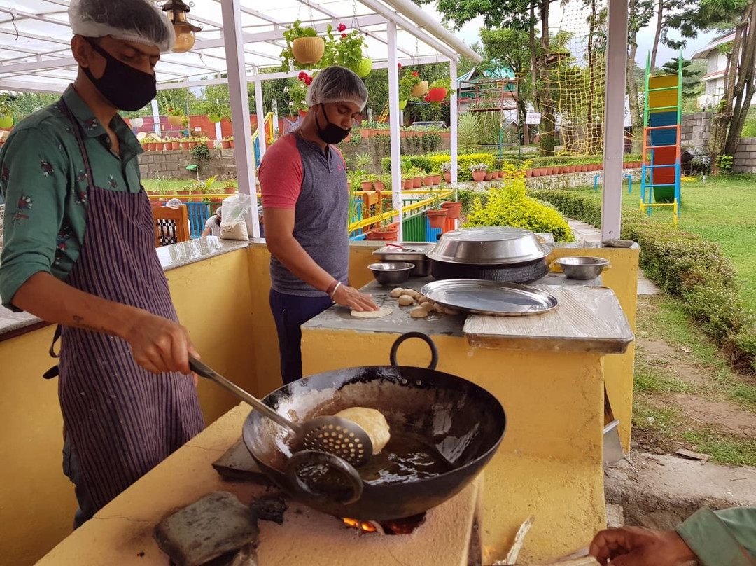 马欣德拉俱乐部 (达兰萨拉)主图