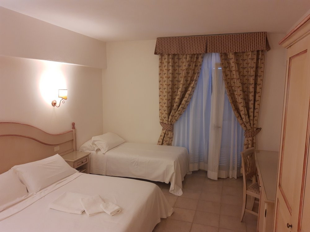 科尔德洋杰利温泉度假公园酒店主图