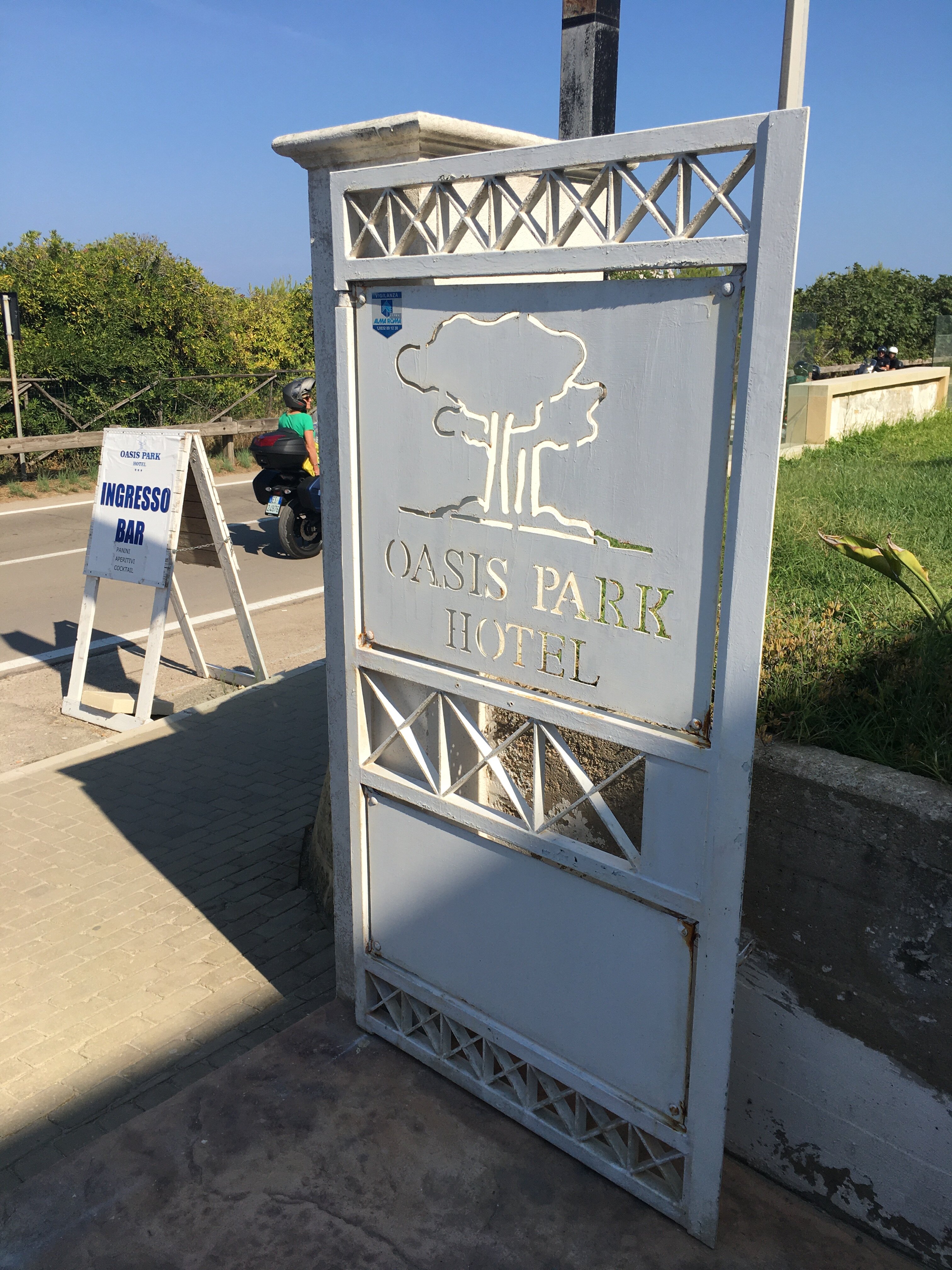 Oasis Park Hotel-浴室