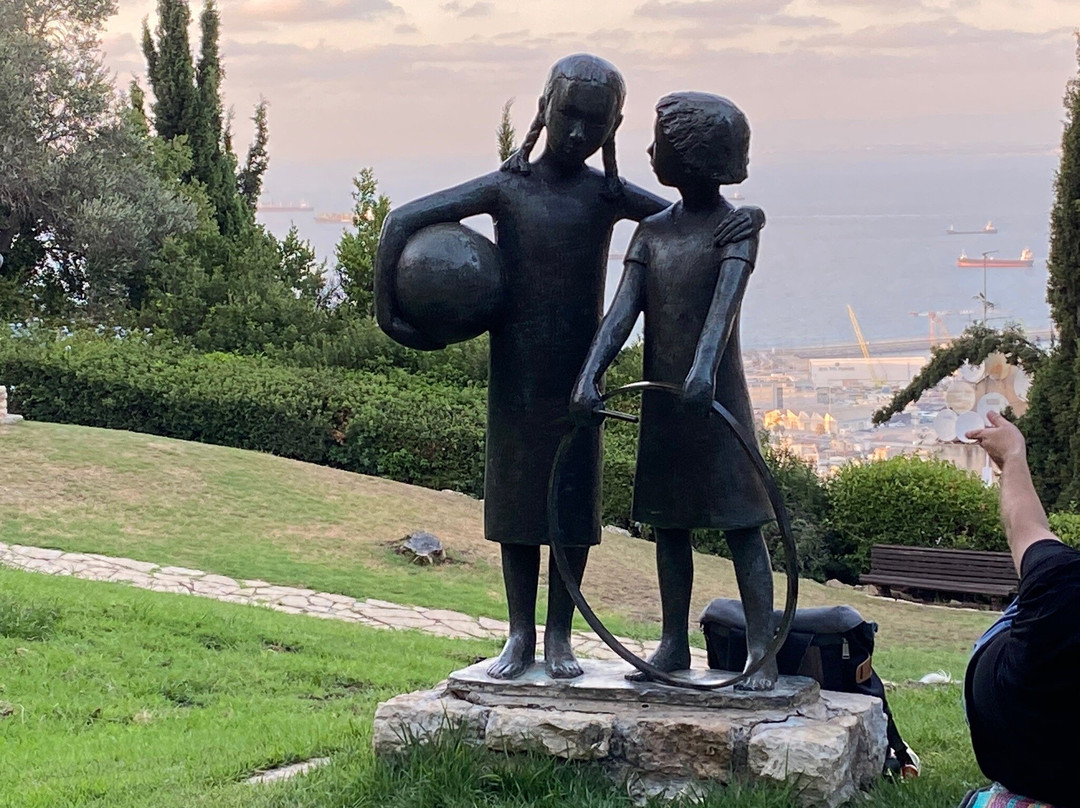 Sculptures Garden (Gan Hapsalim)-Haifa必去景点
