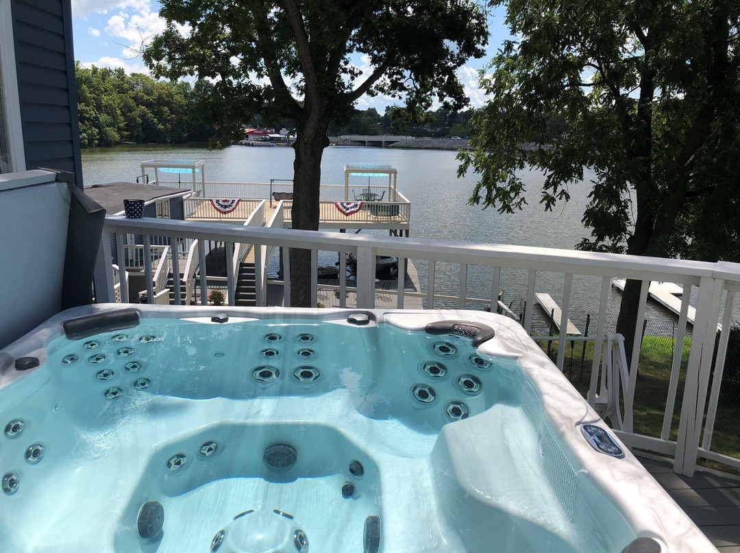 Alexander's Landing主图