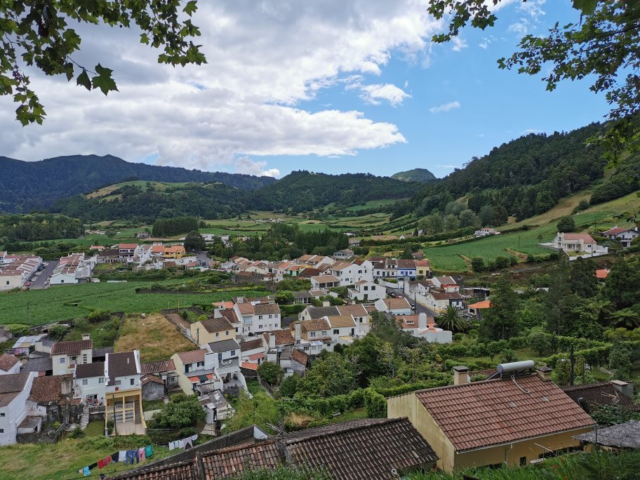 World's Nests Furnas Pods Village主图