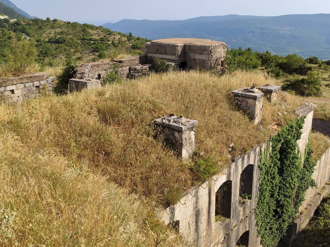 Fort Gorazda-Skaljari必去景点