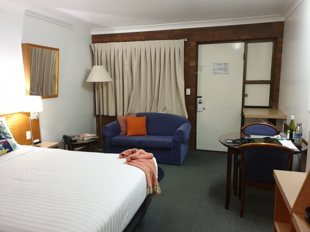 Country Pathfinder Motor Inn主图