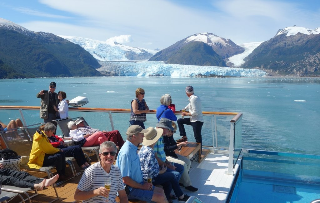 Glaciar Amalia-纳塔莱斯港必去景点