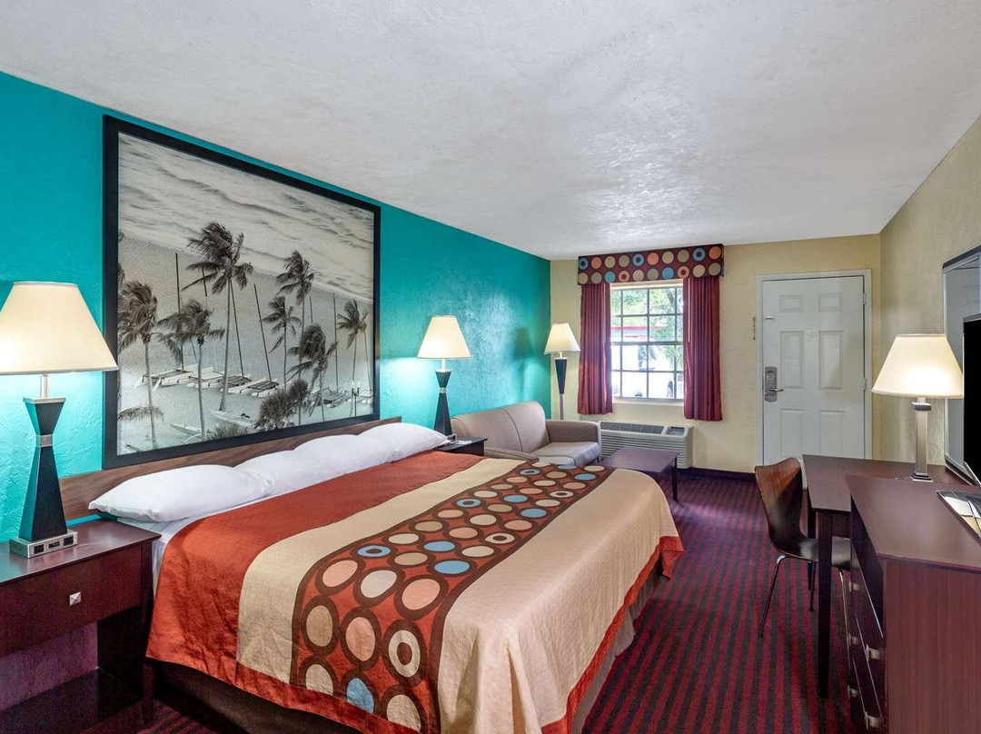 Super 8 by Wyndham Bradenton Sarasota Area主图