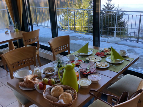 胡贝图斯湖酒店主图