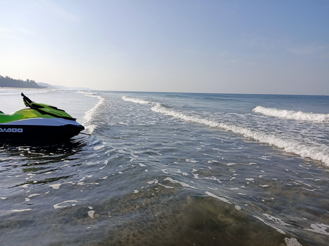 Malgund Beach景点图片