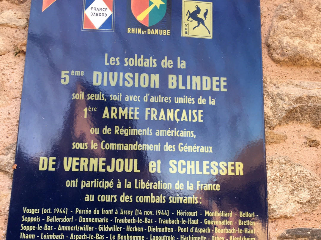 Cimetière Militaire Mémorial 1ère Armée景点图片