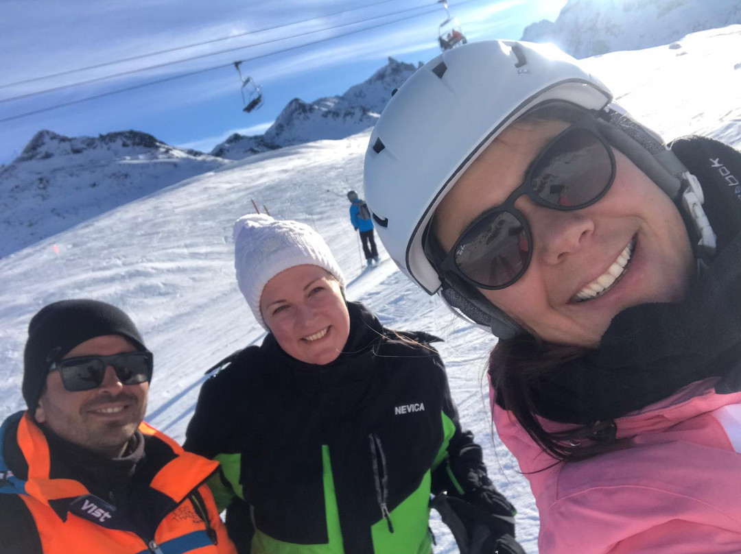 First Tracks Ski Coaching ESI景点图片
