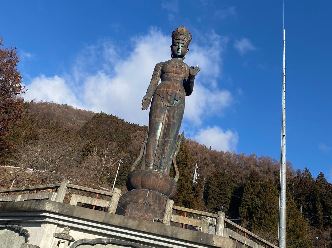 Sekai Heiwa Kannon-山之内町必去景点