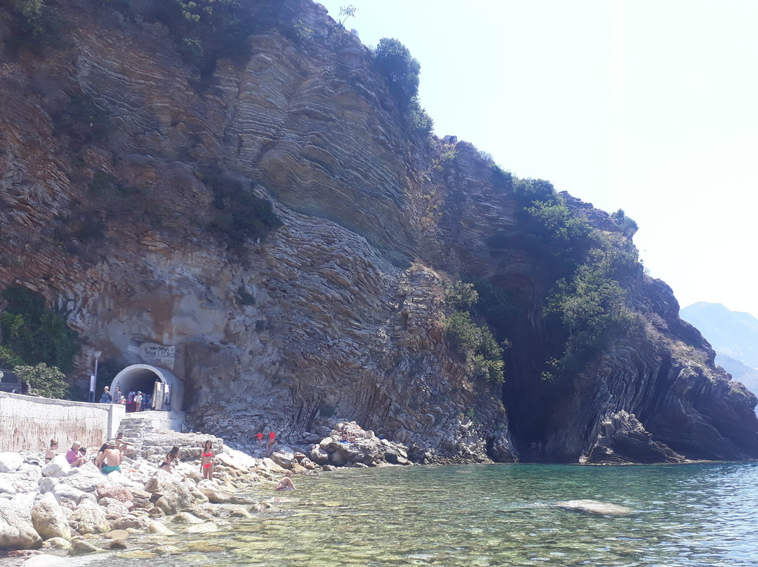 Layered Rocks of Rafailovici景点图片