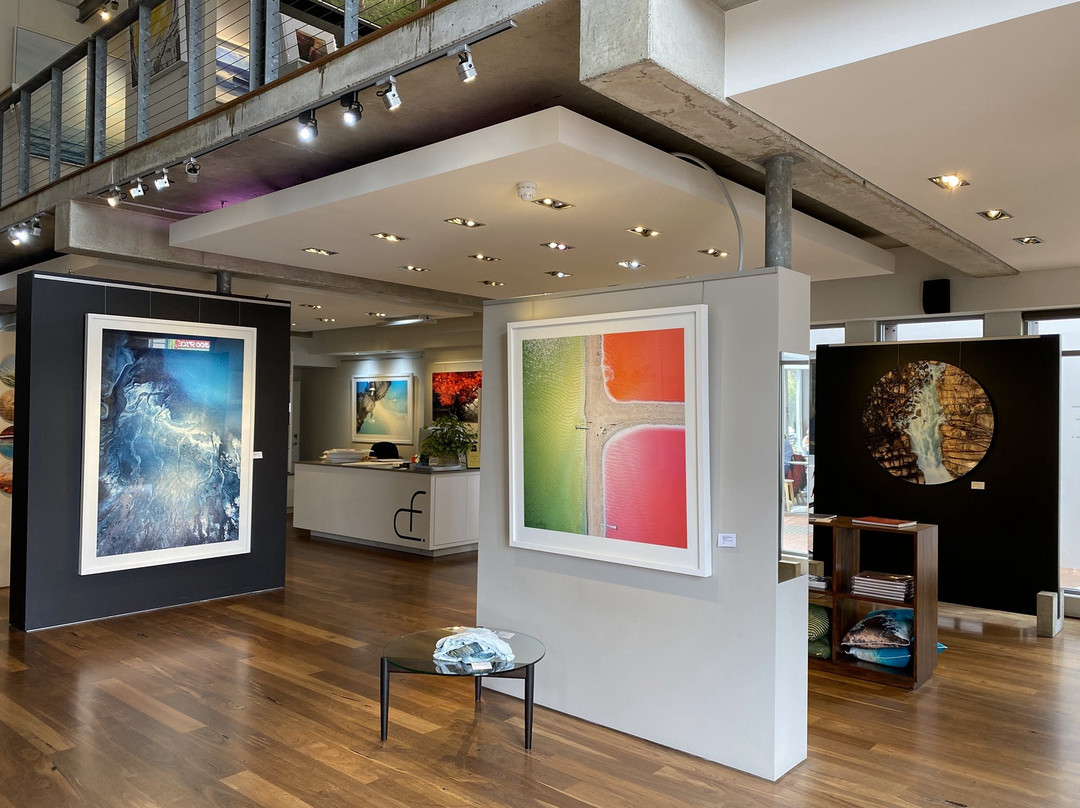 Christian Fletcher Gallery-戴士柏必去景点