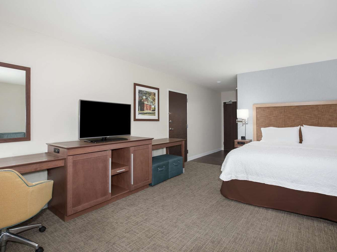 Hampton Inn Lincoln Airport主图