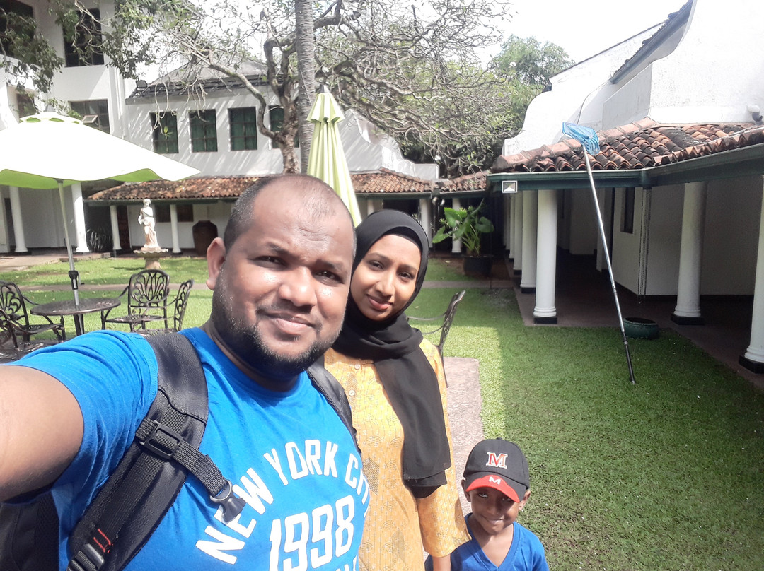 Yoho Beach De Saram Place主图