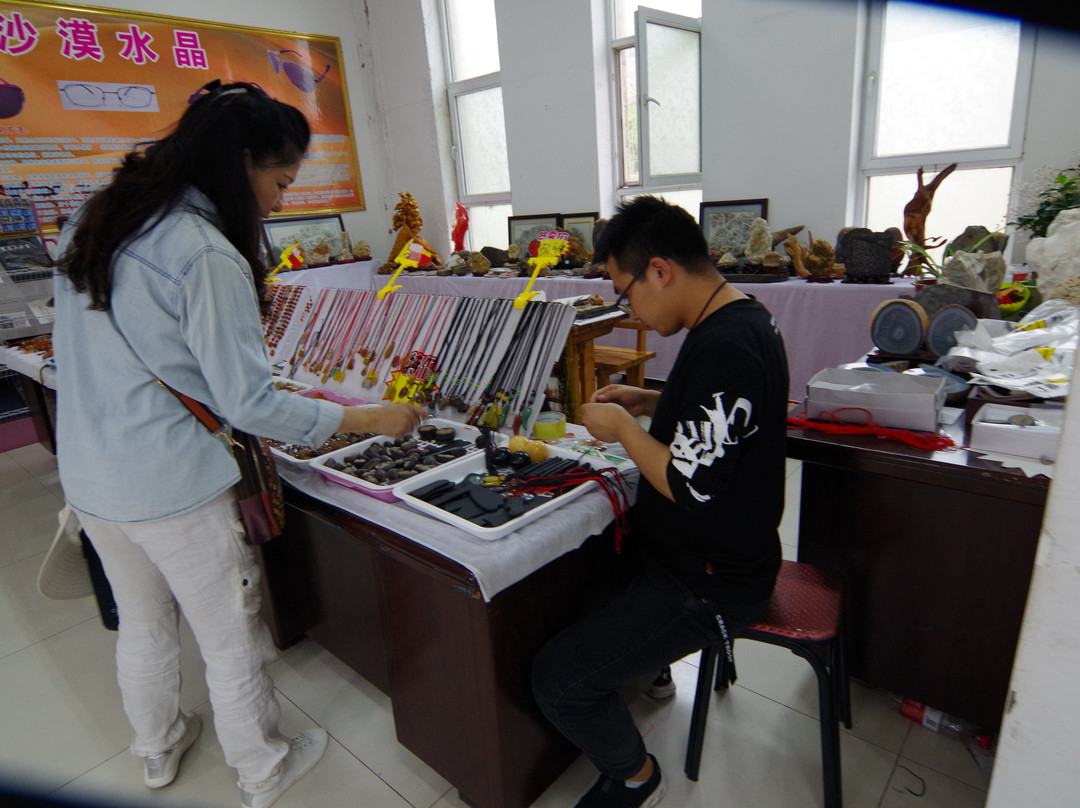 银川韩美林艺术馆-贺兰县必去景点