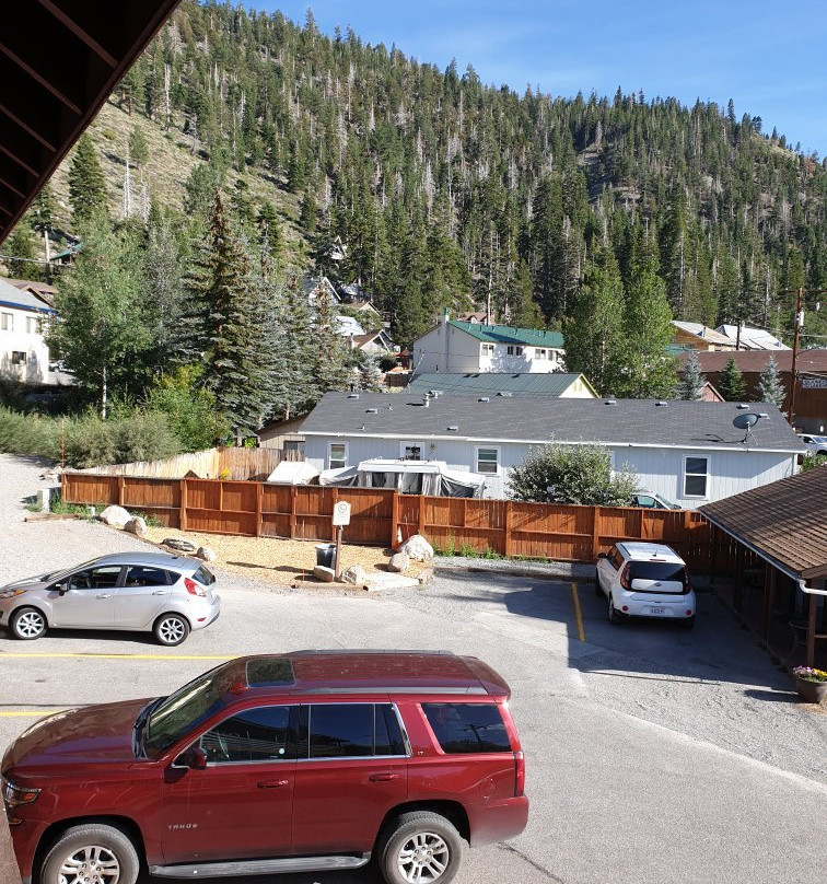 珠纳湖村酒店主图