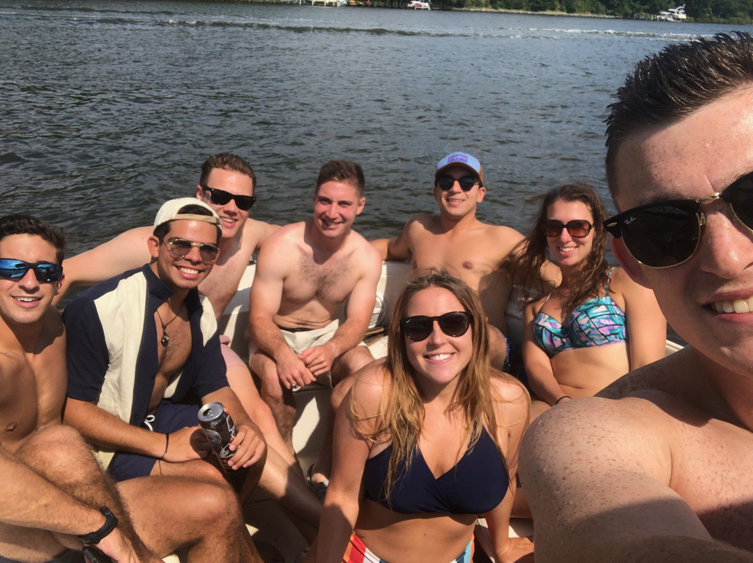 South River Boat Rentals景点图片