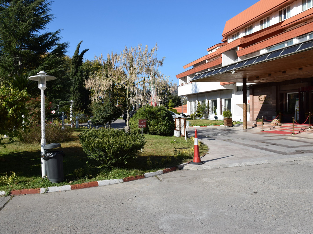 Salar Darreh Hotel主图