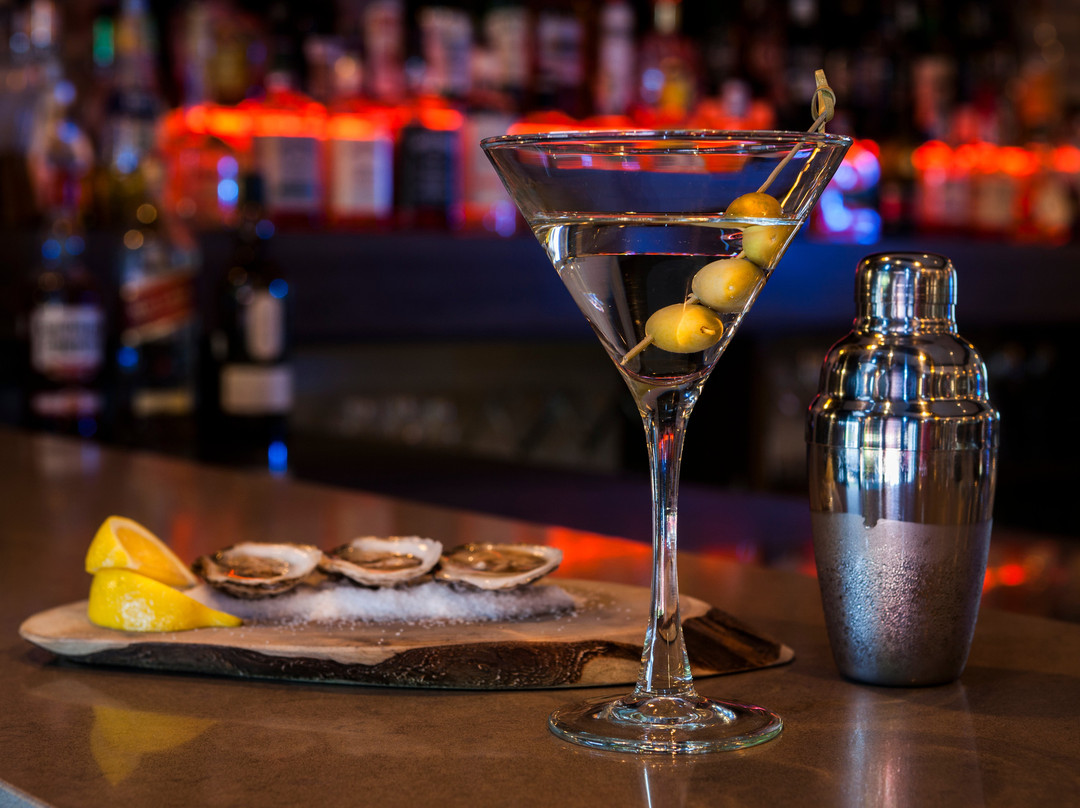 泰勒博恩因佩里亚套房酒店主图