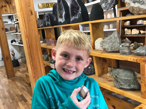 Red Rose Rock Shop & Dick's Rock Museum-埃斯蒂斯公园必去景点