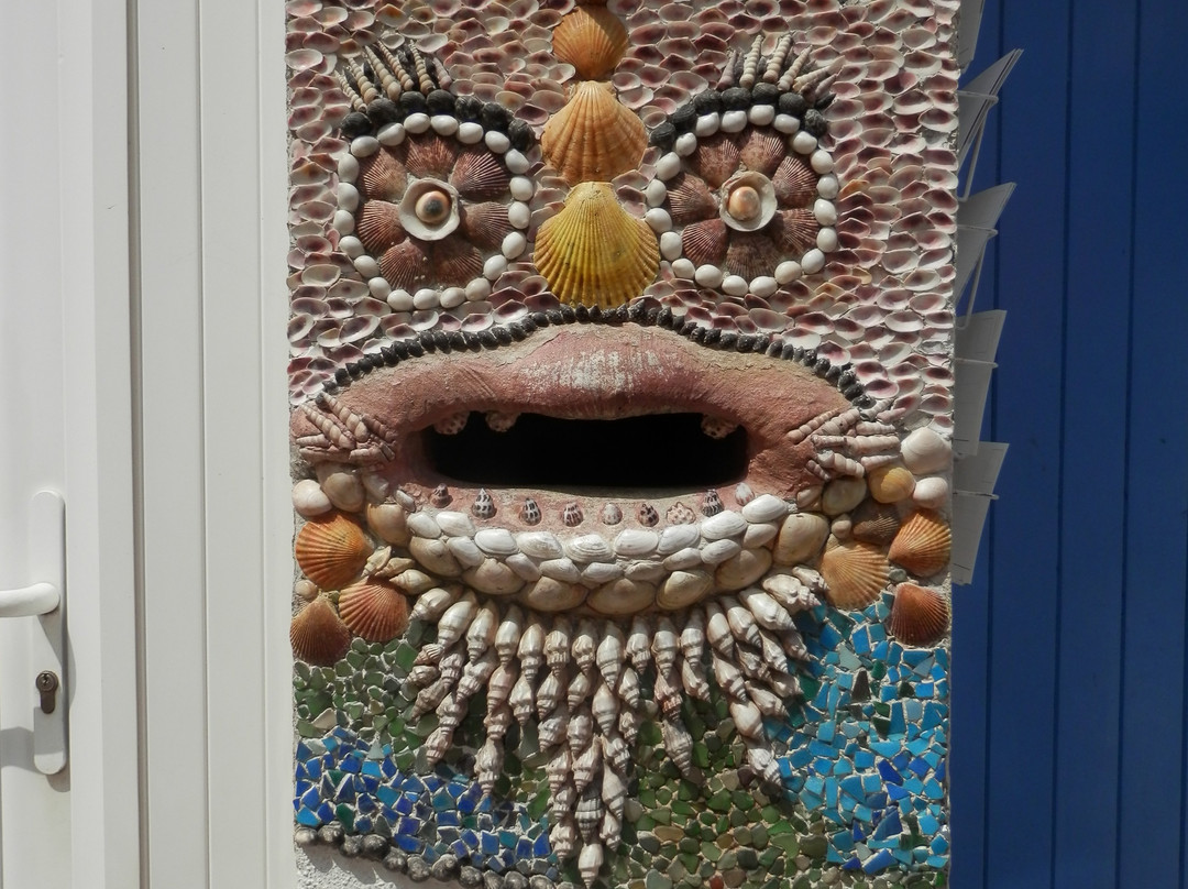 Quartier de l'Ile de Penotte-莱萨布勒多洛讷必去景点