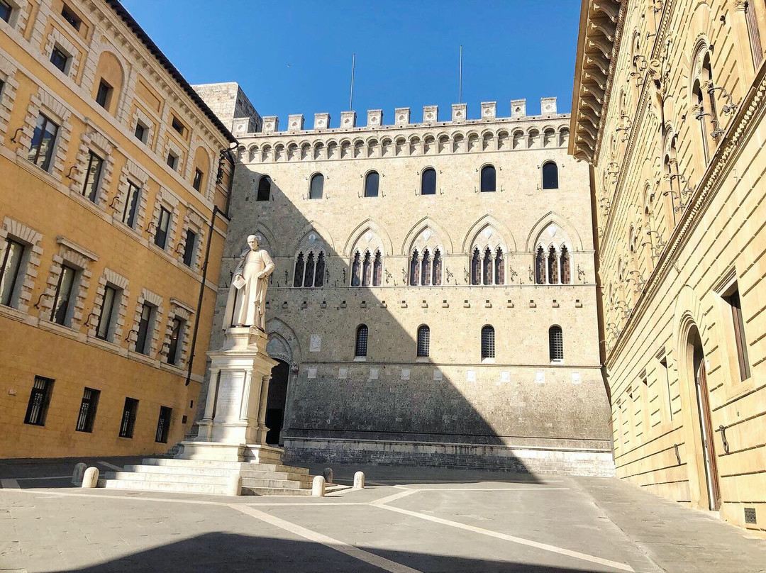 Palazzo Salimbeni-锡耶纳必去景点