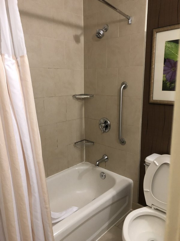 拉雷达勒姆机场希尔顿花园酒店主图